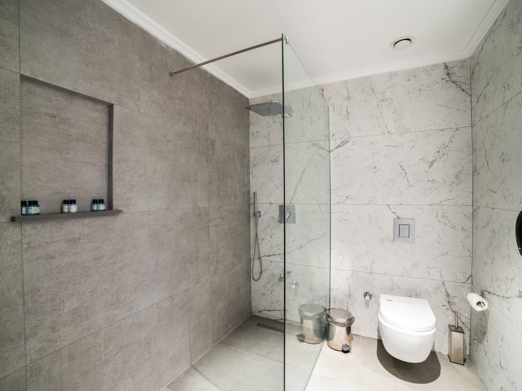 Deluxe Triple Room image